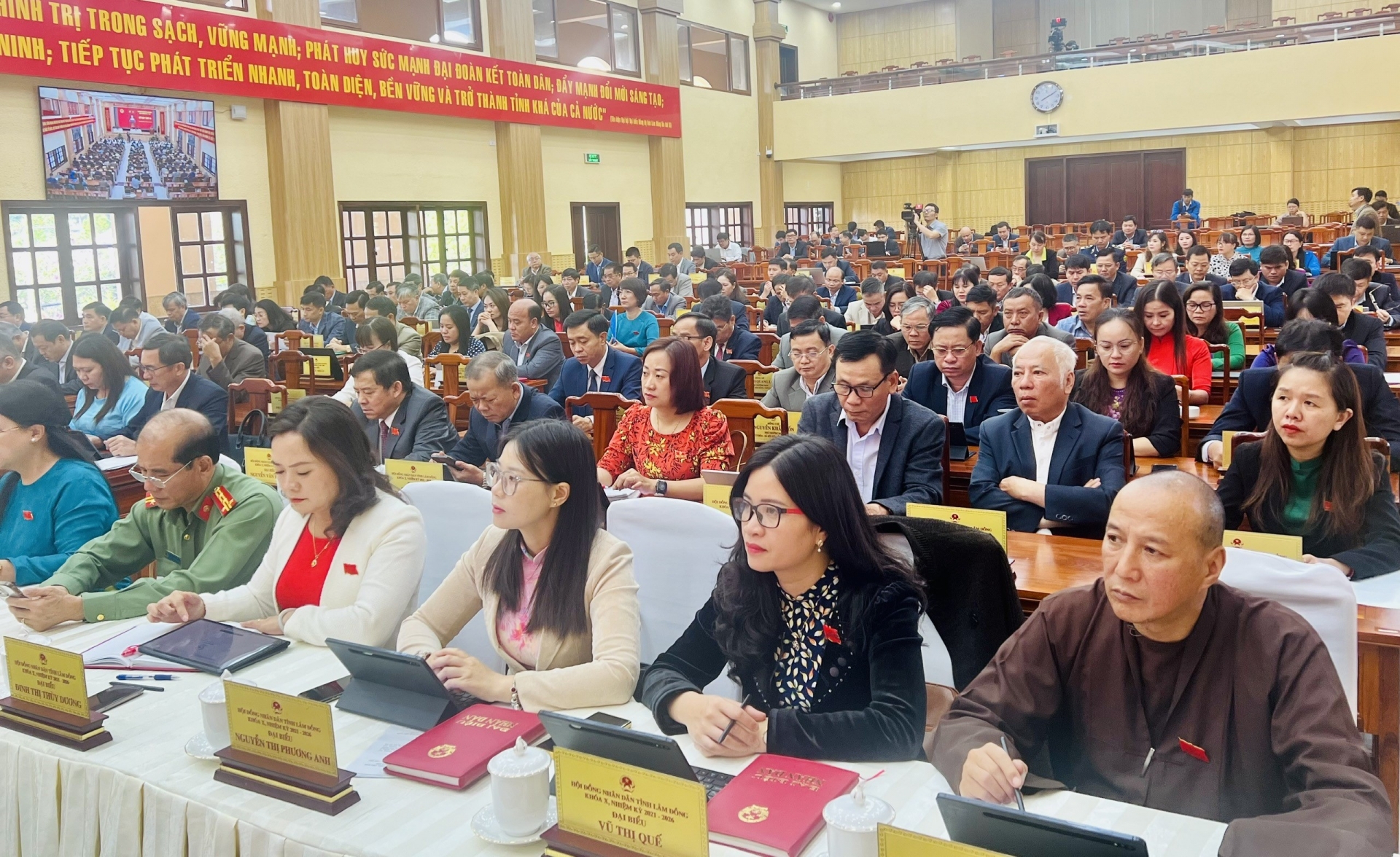 Khai mạc trọng thể kỳ họp thứ 16 HĐND tỉnh khoá X