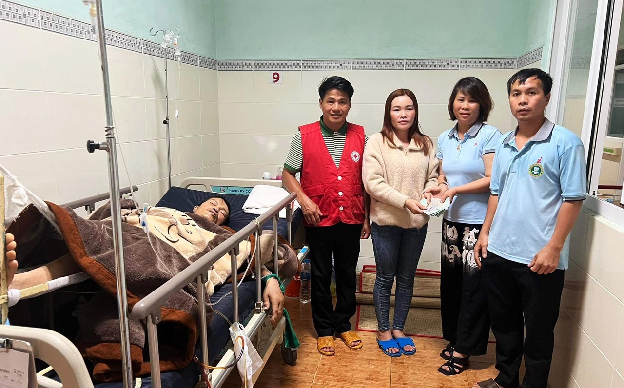Bảo Lộc: Trao hỗ trợ 46 triệu đồng cho người đàn ông bị tai nạn giao thông có hoàn cảnh khó khăn