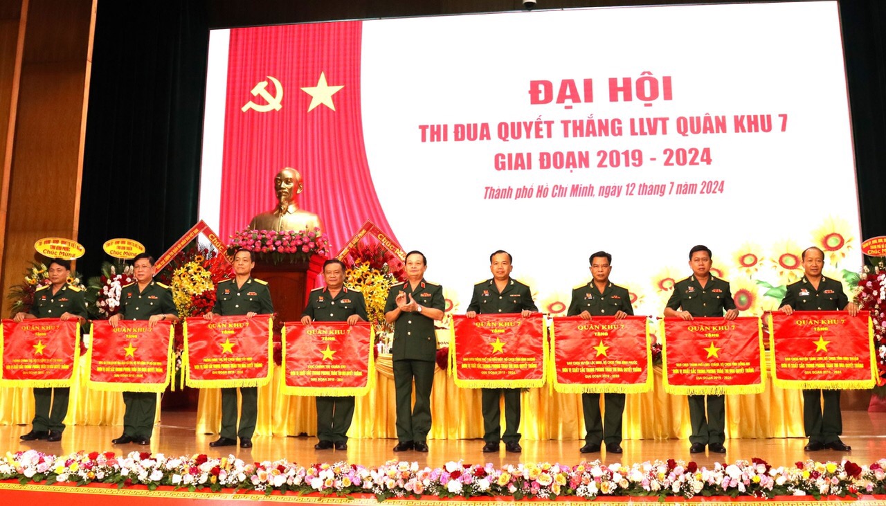 Đại hội Thi đua Quyết thắng Lực lượng vũ trang Quân khu 7 giai đoạn 2019 - 2024 thành công tốt đẹp