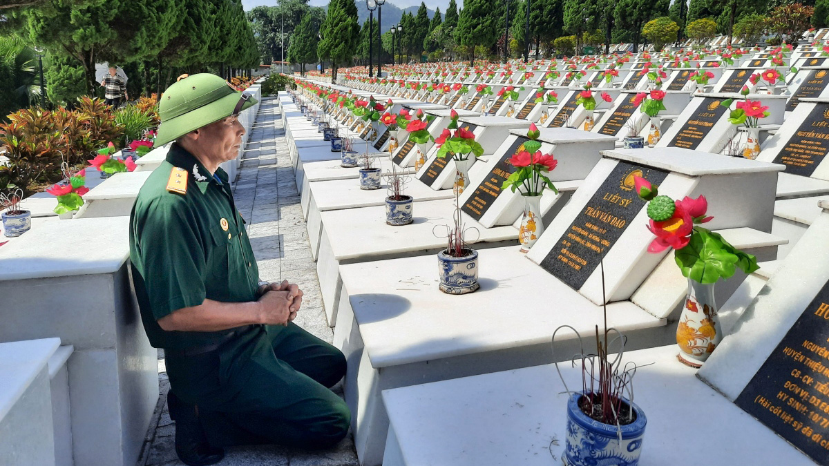 KỶ NIỆM 77 NĂM NGÀY THƯƠNG BINH - LIỆT SĨ (27/7/1947 - 27/7/2024): Trong chiều nghĩa trang