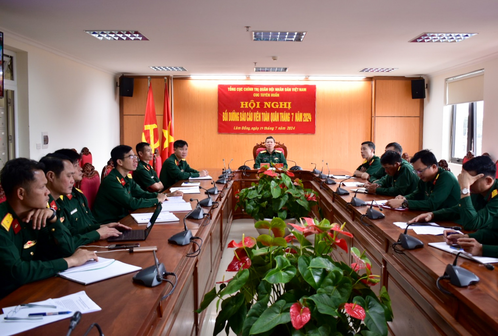 Hội nghị bồi dưỡng báo cáo viên toàn quân tháng 7
