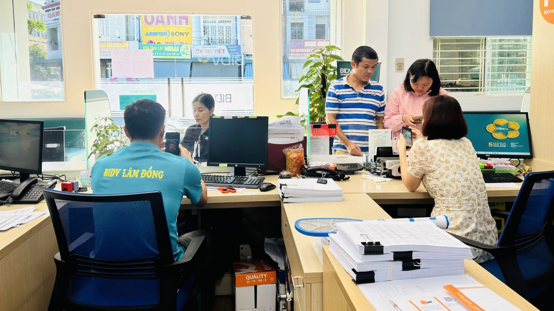 Từ ngày 1/7, khách hàng được yêu cầu cập nhật sinh trắc học khi thực hiện các giao dịch ngân hàng trực tuyến