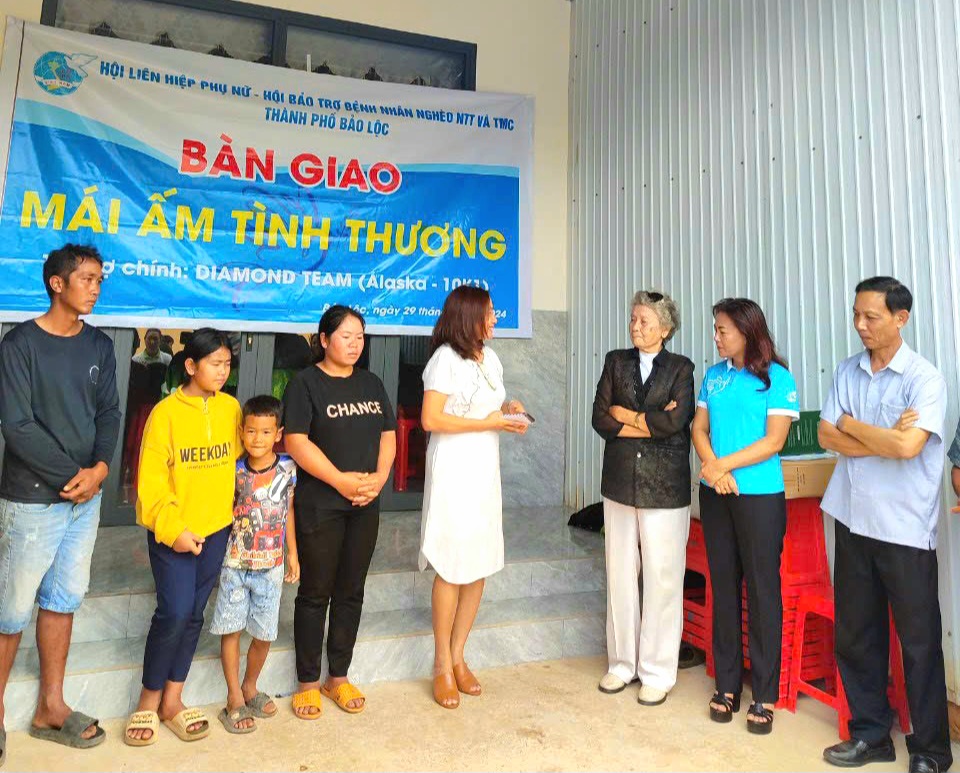Bảo Lộc: Bàn giao mái ấm tình thương cho phụ nữ nghèo đồng bào DTTS