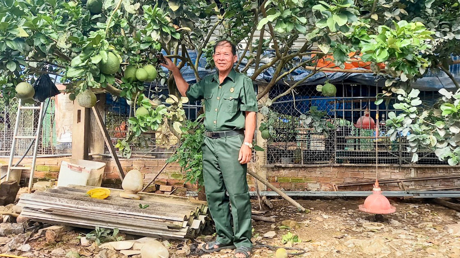 Cần cù, chịu khó, noi gương phẩm chất bộ đội Cụ Hồ