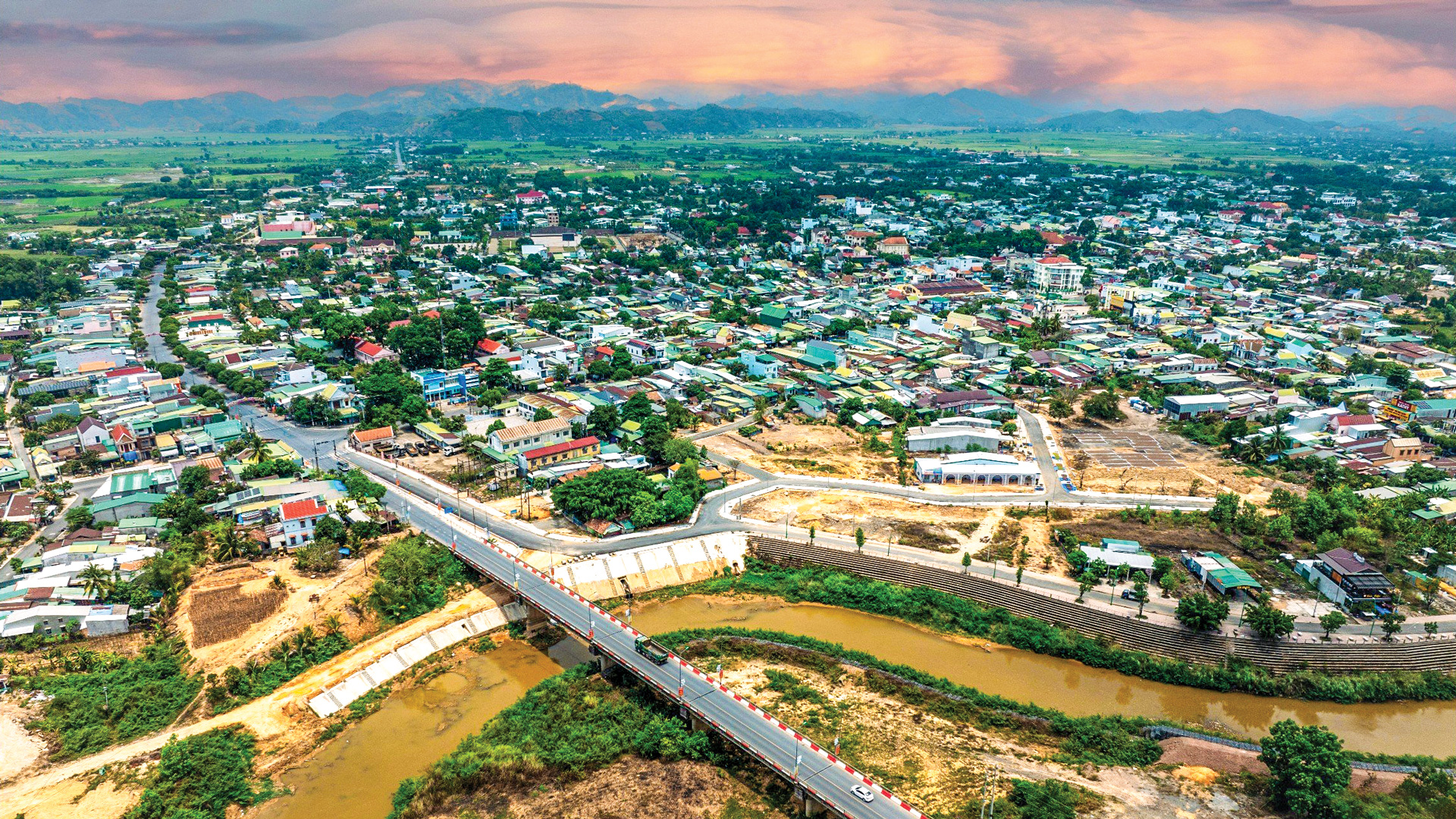 Thơ, văn viết về vùng đất mới đáng sống