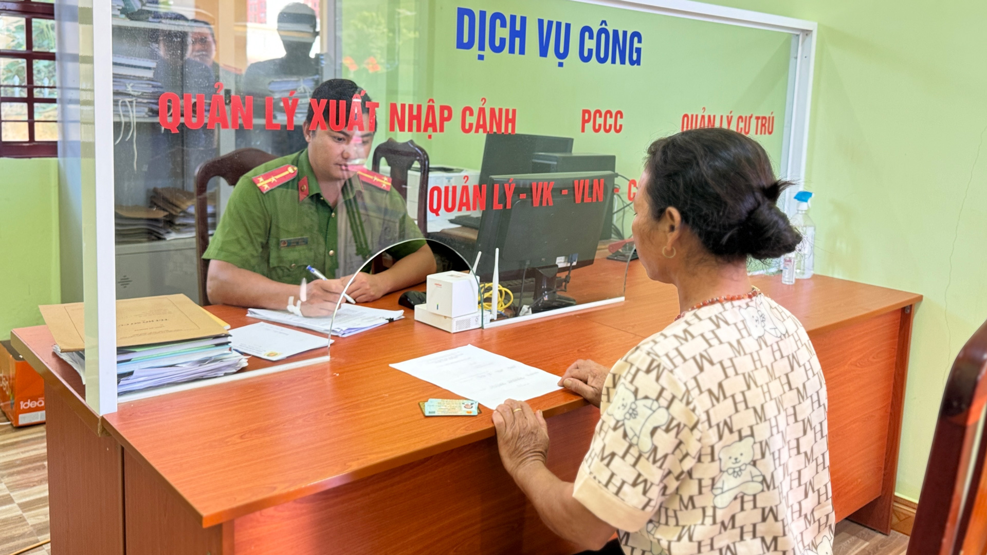 Đưa Đề án 06 đến gần dân, xây vững chắc nền móng chuyển đổi số (Bài 2)