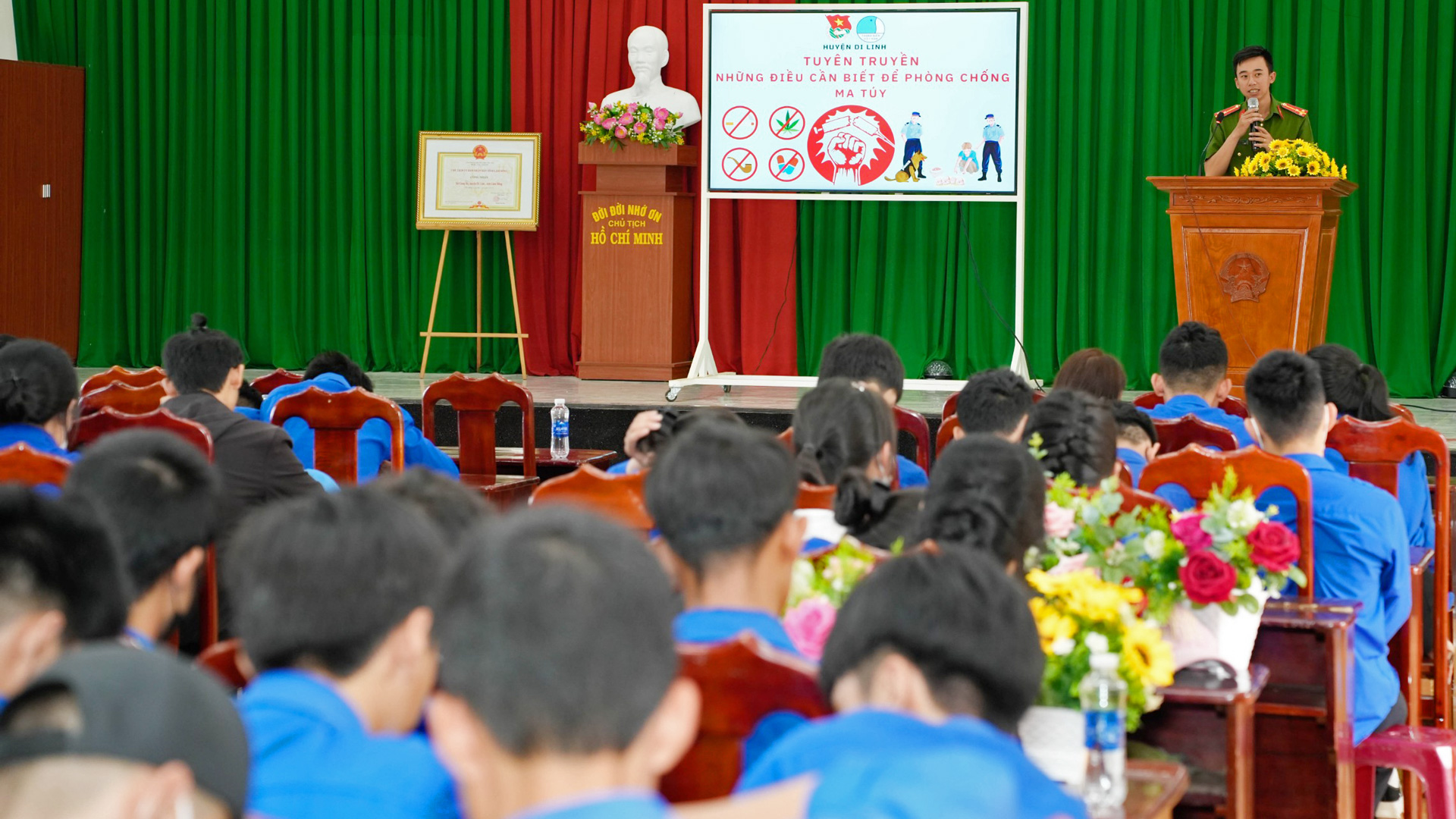 Di Linh: Nâng cao ý thức chấp hành pháp luật cho thế hệ trẻ