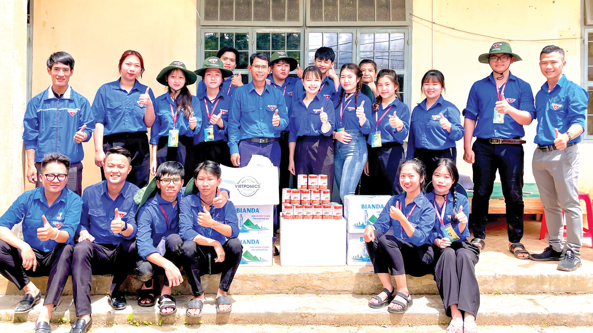Sôi nổi chuỗi hoạt động tình nguyện hè