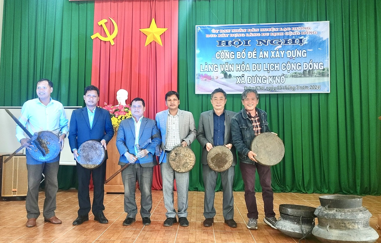 Công bố đề án xây dựng Làng văn hóa du lịch cộng đồng xã Đưng K’Nớ
