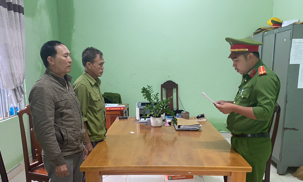 Hai nhân viên Ban Quản lý chợ Đạ R’sal bị khởi tố về hành vi lừa đảo chiếm đoạt tài sản