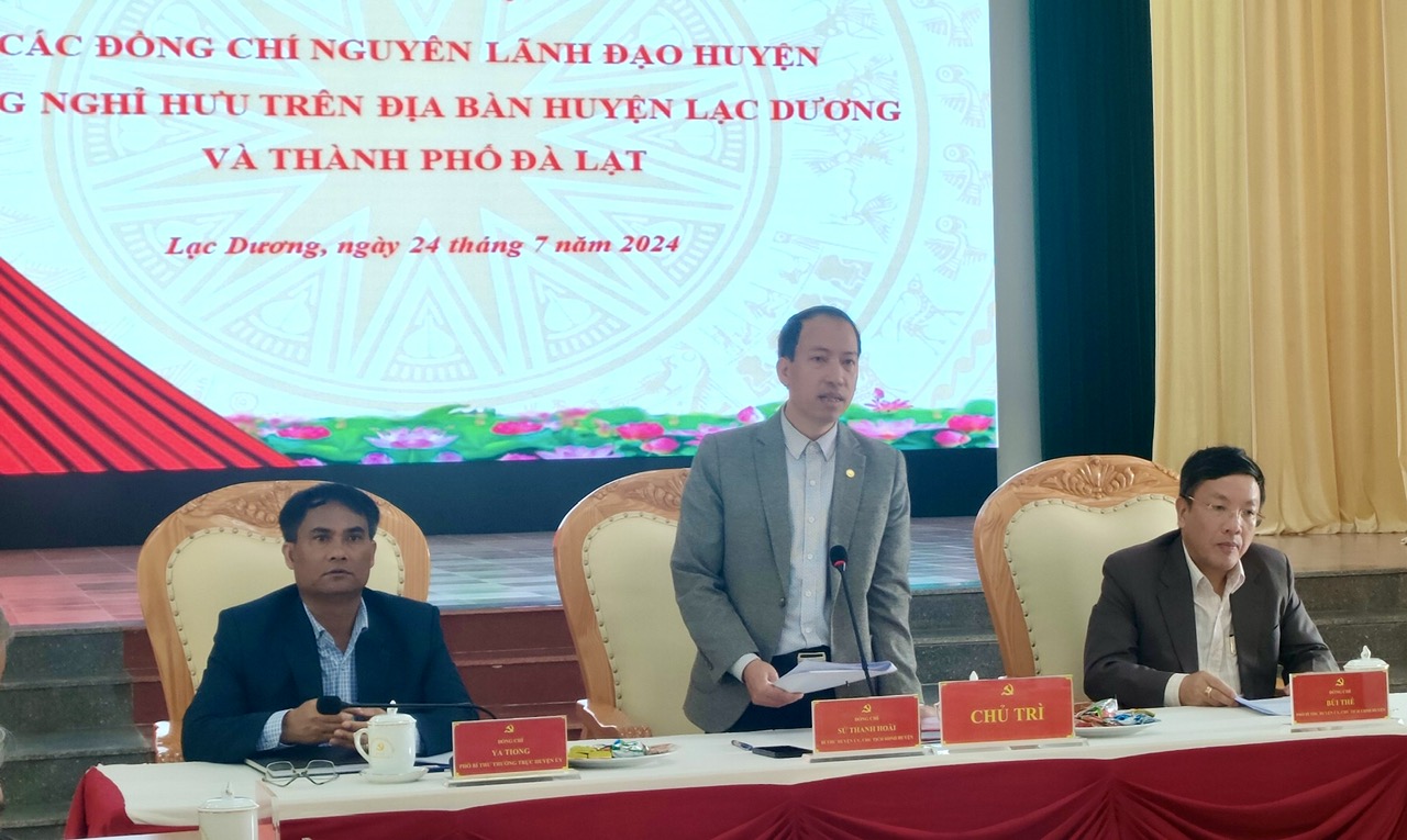 Lạc Dương: Gặp mặt nguyên lãnh đạo huyện qua các thời kỳ