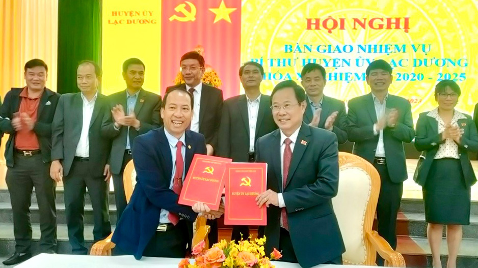 Bí thư Huyện ủy Lạc Dương xin nghỉ việc theo nguyện vọng cá nhân vì lý do sức khỏe