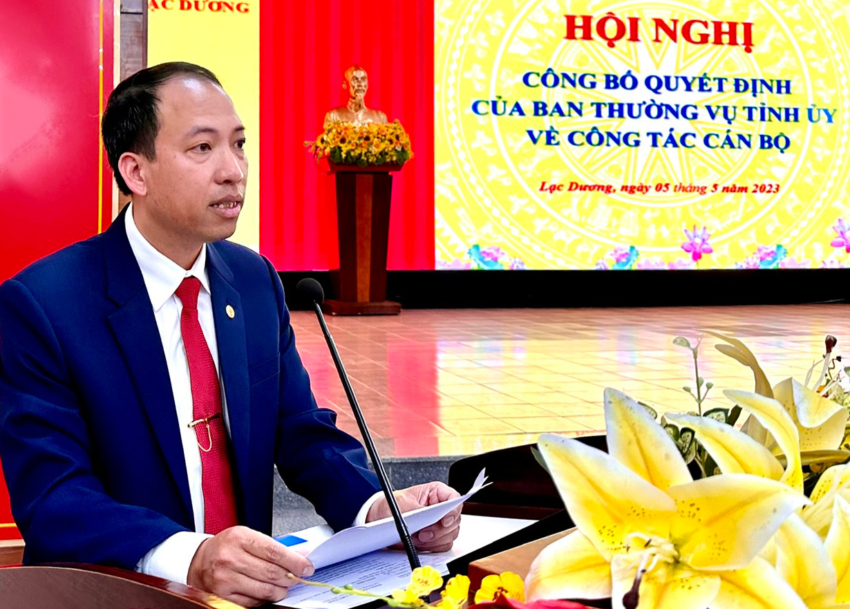Bí thư Huyện ủy Lạc Dương xin nghỉ việc theo nguyện vọng cá nhân vì lý do sức khỏe