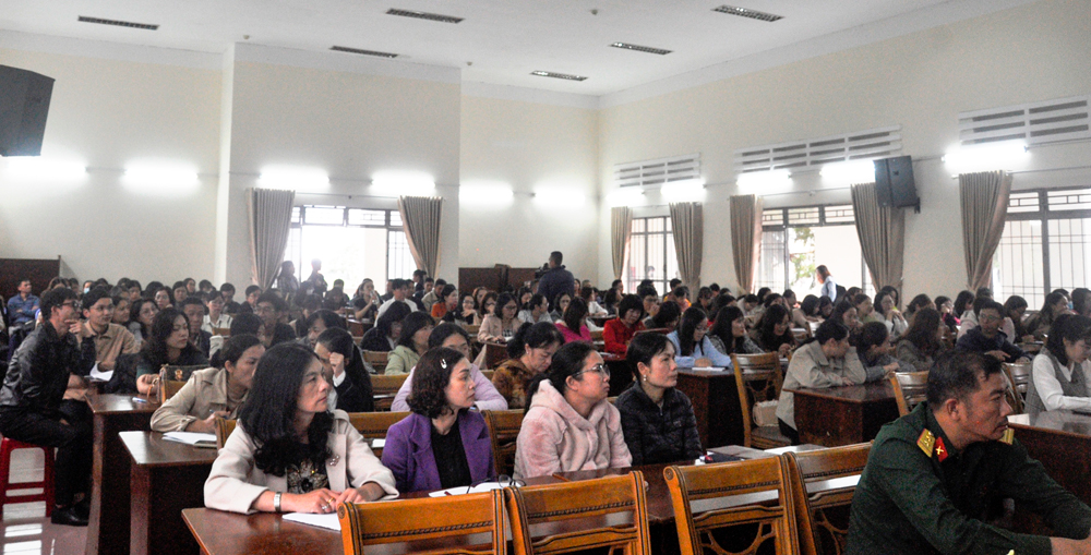 Bồi dưỡng kiến thức quốc phòng, an ninh cho cán bộ, công chức, viên chức ngành giáo dục