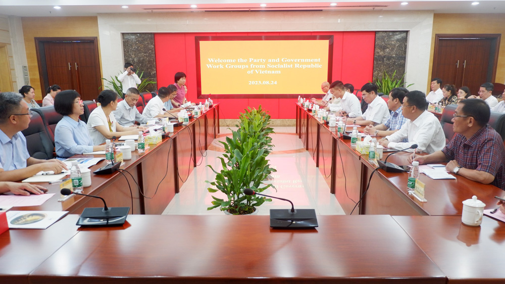 Đoàn công tác tỉnh Lâm Đồng làm việc với Học viện Khoa học Nông nghiệp Quảng Đông, Trung Quốc