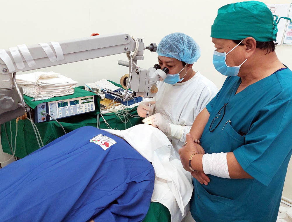 Từ 12 - 13/8: Khám sàng lọc, phẫu thuật thay thủy tinh thể nhân tạo miễn phí cho người dân