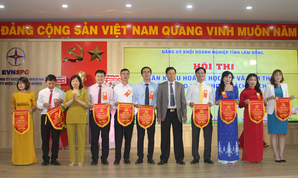 Đảng uỷ Khối Doanh nghiệp tỉnh: Bế mạc Hội thi sân khấu hóa học tập và làm theo tư tưởng, đạo đức, phong cách Hồ Chí Minh năm 2023