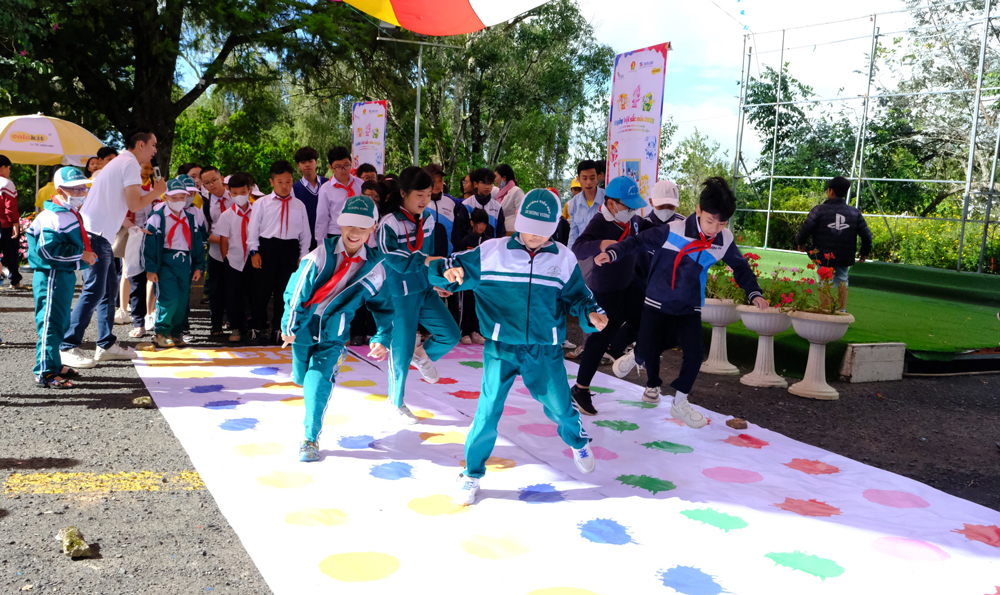 Sôi nổi Ngày hội sắc màu
