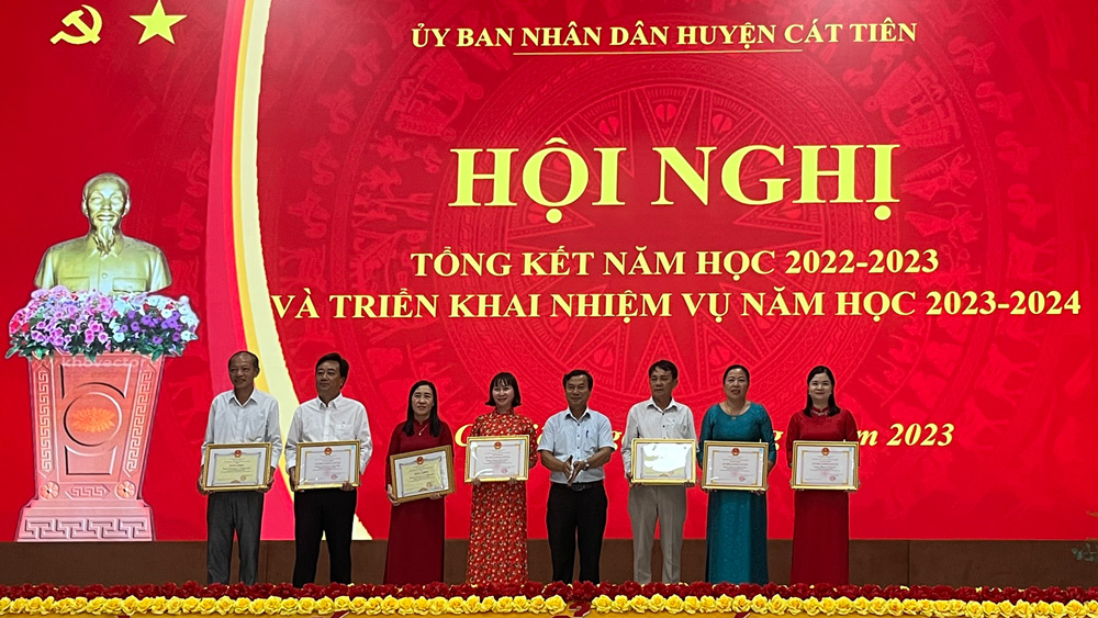 Cát Tiên: Tổng kết năm học 2022 - 2023 và triển khai phương hướng, nhiệm vụ năm học mới