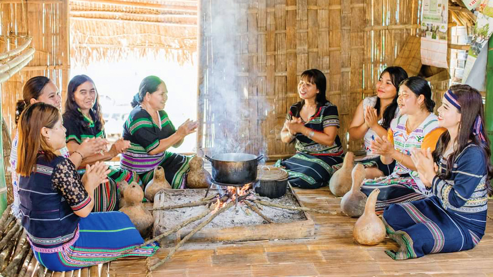 Nhà dài, ký ức và phục dựng