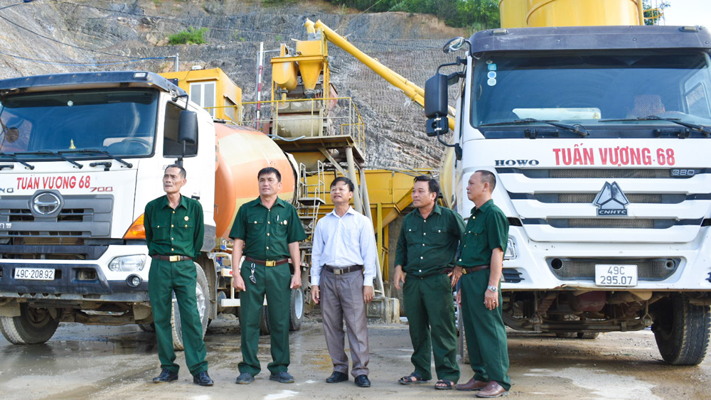 Đảng viên cựu chiến binh làm giàu trên vùng đất khó