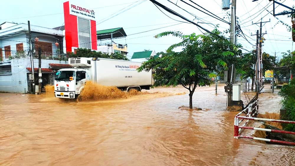 Hơn 10,7 tỷ đồng chống ngập trên Quốc lộ 20 đoạn quan thị trấn Mađaguôi