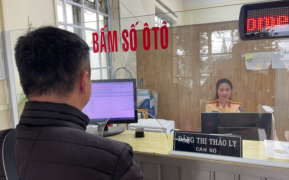 Phạt chủ xe đến 2 triệu đồng nếu không làm thủ tục thu hồi đăng ký biển số xe