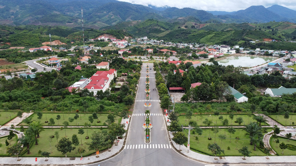 Ðam Rông: Nỗ lực triển khai các tiêu chí đô thị loại V đối với xã Rô Men và xã Đạ R’sal