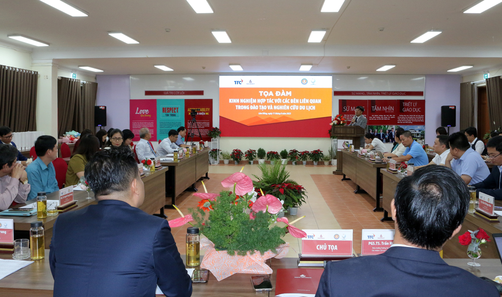 Trao đổi kinh nghiệm hợp tác trong đào tạo và nghiên cứu du lịch