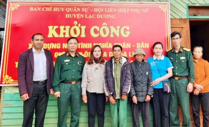 Lạc Dương: Xây dựng nhà “Tình nghĩa quân – dân” cho hộ nghèo DTTS