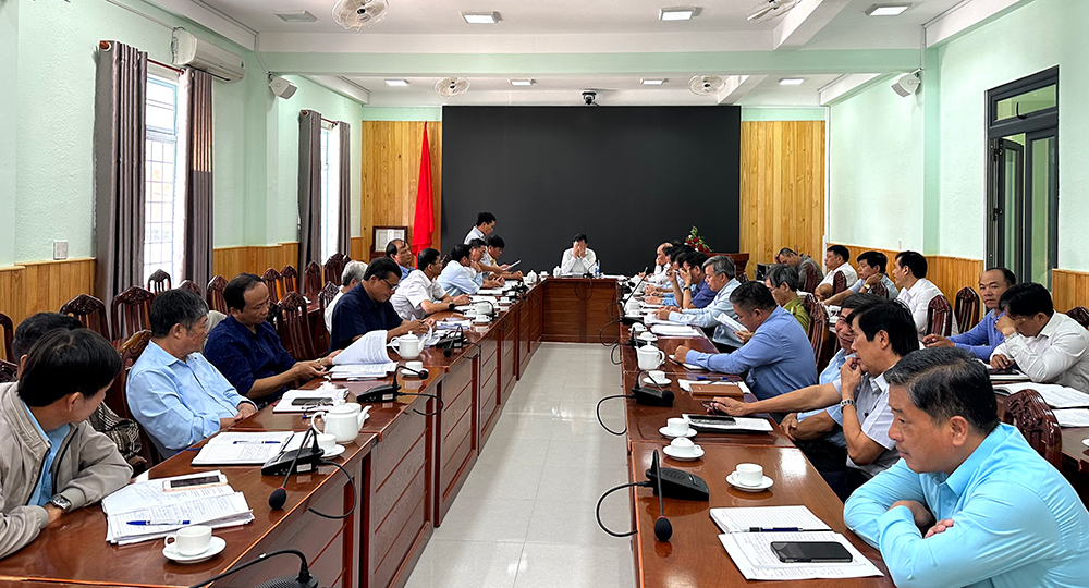 Phó Chủ tịch UBND tỉnh Lâm Đồng Võ Ngọc Hiệp làm việc với huyện Đơn Dương