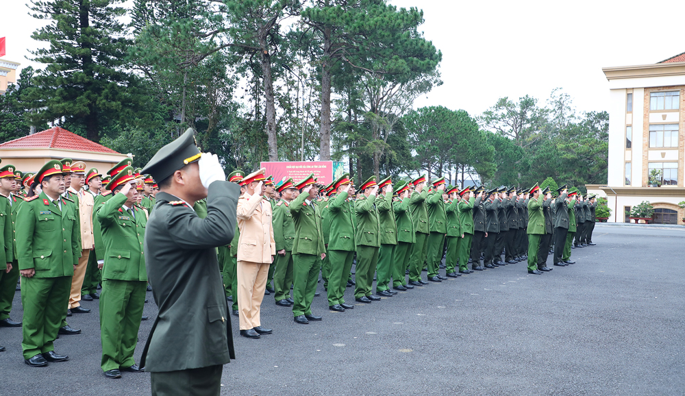 Công an Lâm Đồng phát động phong trào thi đua học tập tấm gương 3 cán bộ anh dũng hy sinh trong khi làm nhiệm vụ