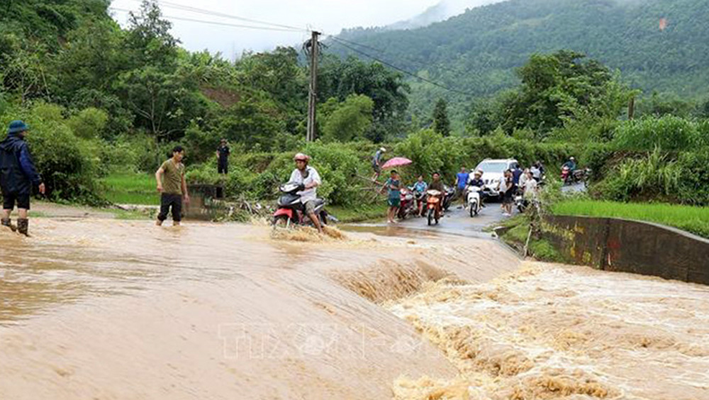 Thời tiết ngày 17/8: Vùng núi Bắc Bộ có mưa dông, Trung Bộ nắng nóng