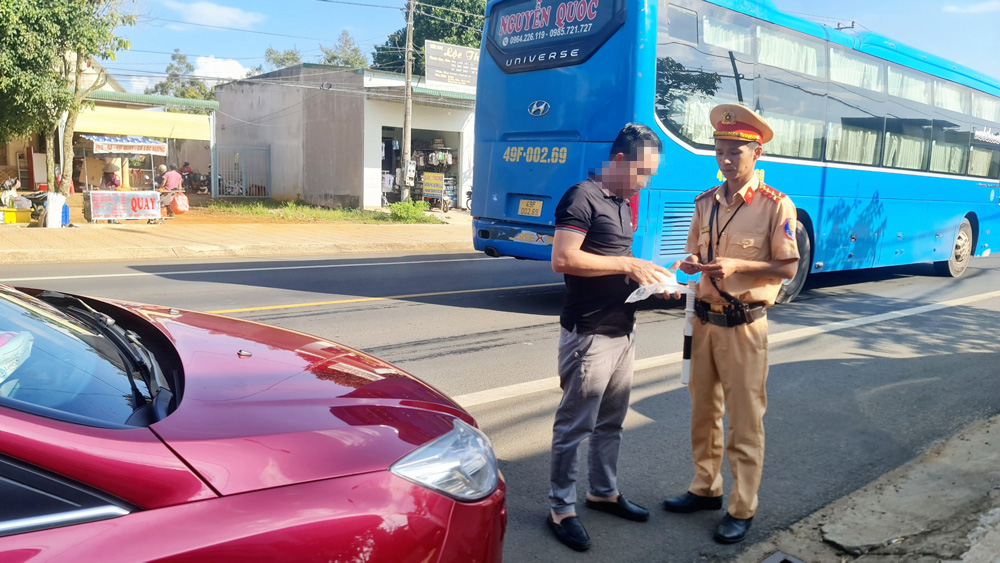 Triển khai thực hiện kế hoạch của Tỉnh ủy về công tác bảo đảm TTATGT trong tình hình mới