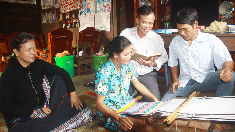 Dệt những nỗi niềm