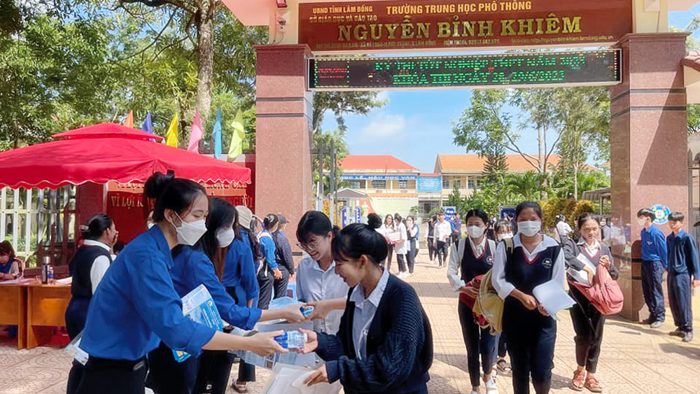Chăm lo đời sống cho thanh niên