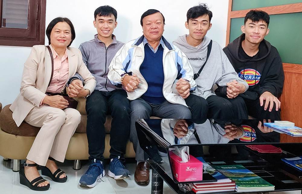 Quả ngọt tiếp sức cho em đến trường