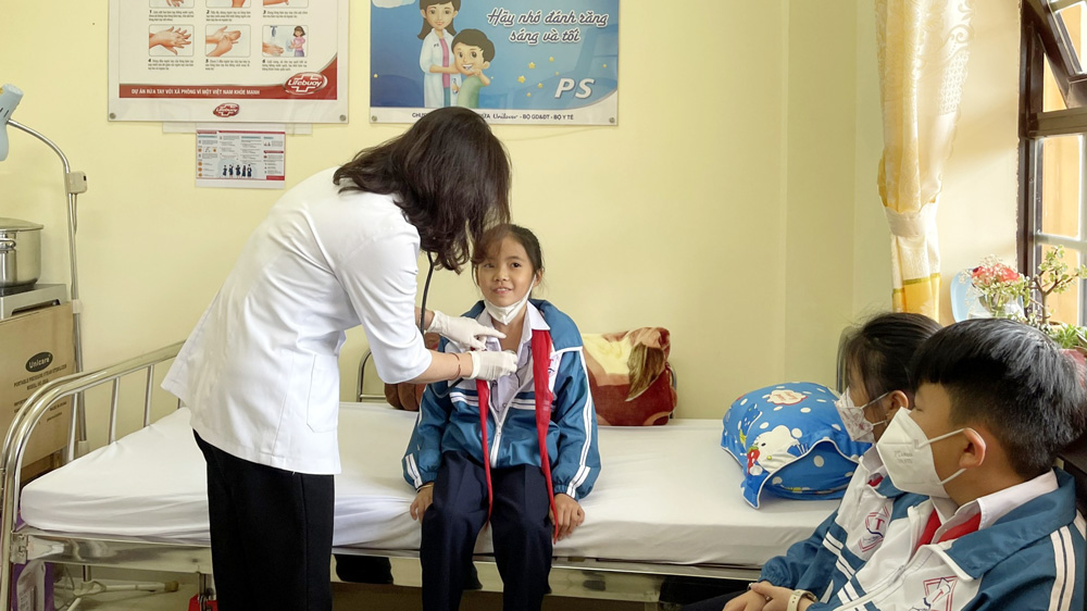 BẢO HIỂM XÃ HỘI LÂM ÐỒNG - ÐỒNG HÀNH CÙNG NGƯỜI DÂN: Bảo hiểm y tế học sinh, sinh viên năm học 2023 - 2024: Nhiều lợi ích thiết thực