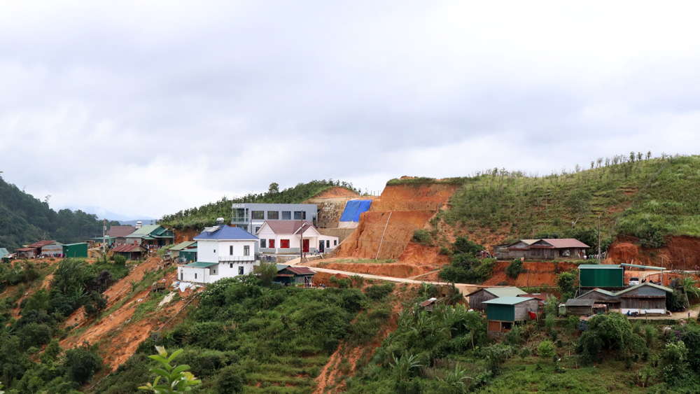 Cheo leo Ðưng K’Nớ