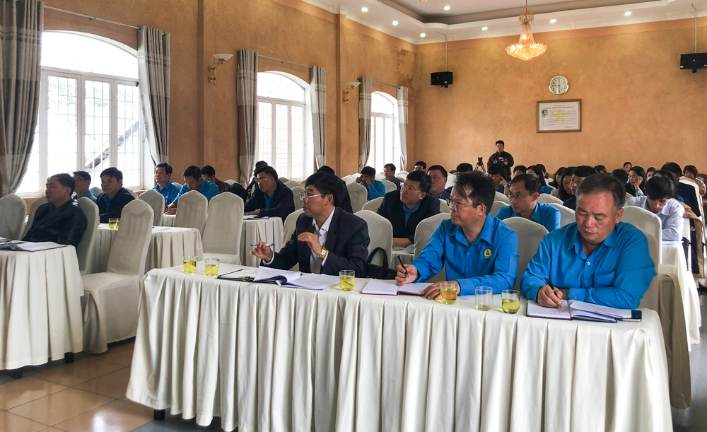 LĐLĐ tỉnh họp bàn về công tác tổ chức Đại hội Công đoàn lần thứ X