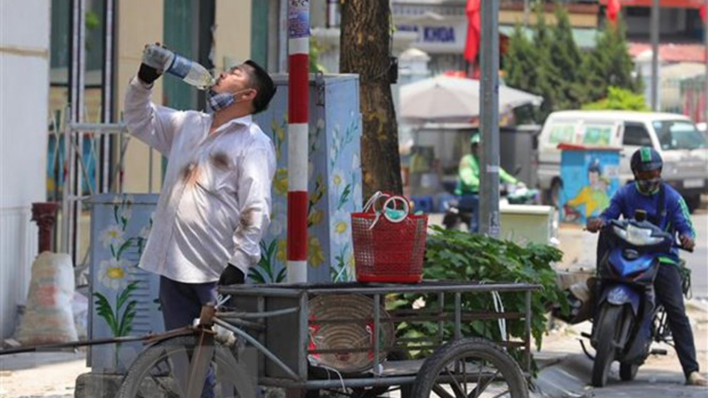 Nắng nóng ở khu vực Trung Bộ chưa có dấu hiệu hạ nhiệt