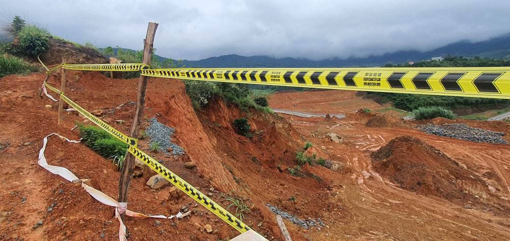 Các tỉnh Tây Nguyên tập trung ứng phó mưa lũ, sụt lún, sạt lở đất, bảo đảm an toàn hồ đập