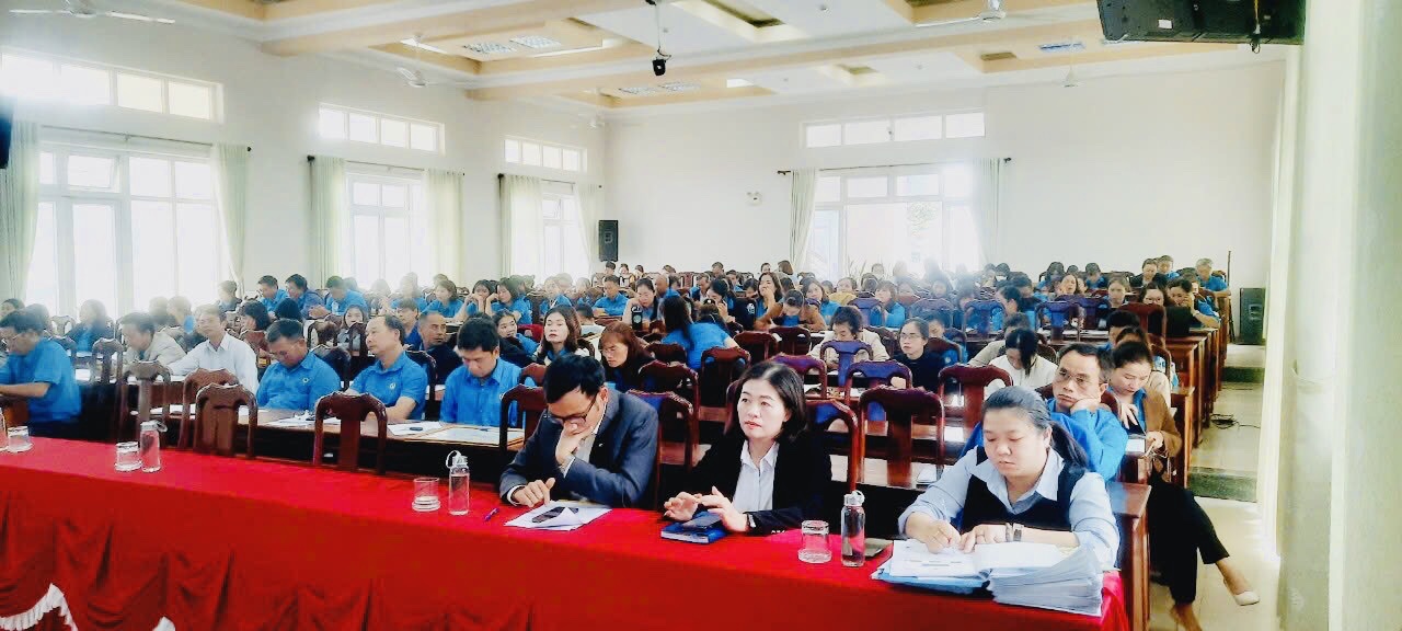 Đức Trọng: Phổ biến pháp luật cho cán bộ công đoàn cơ sở