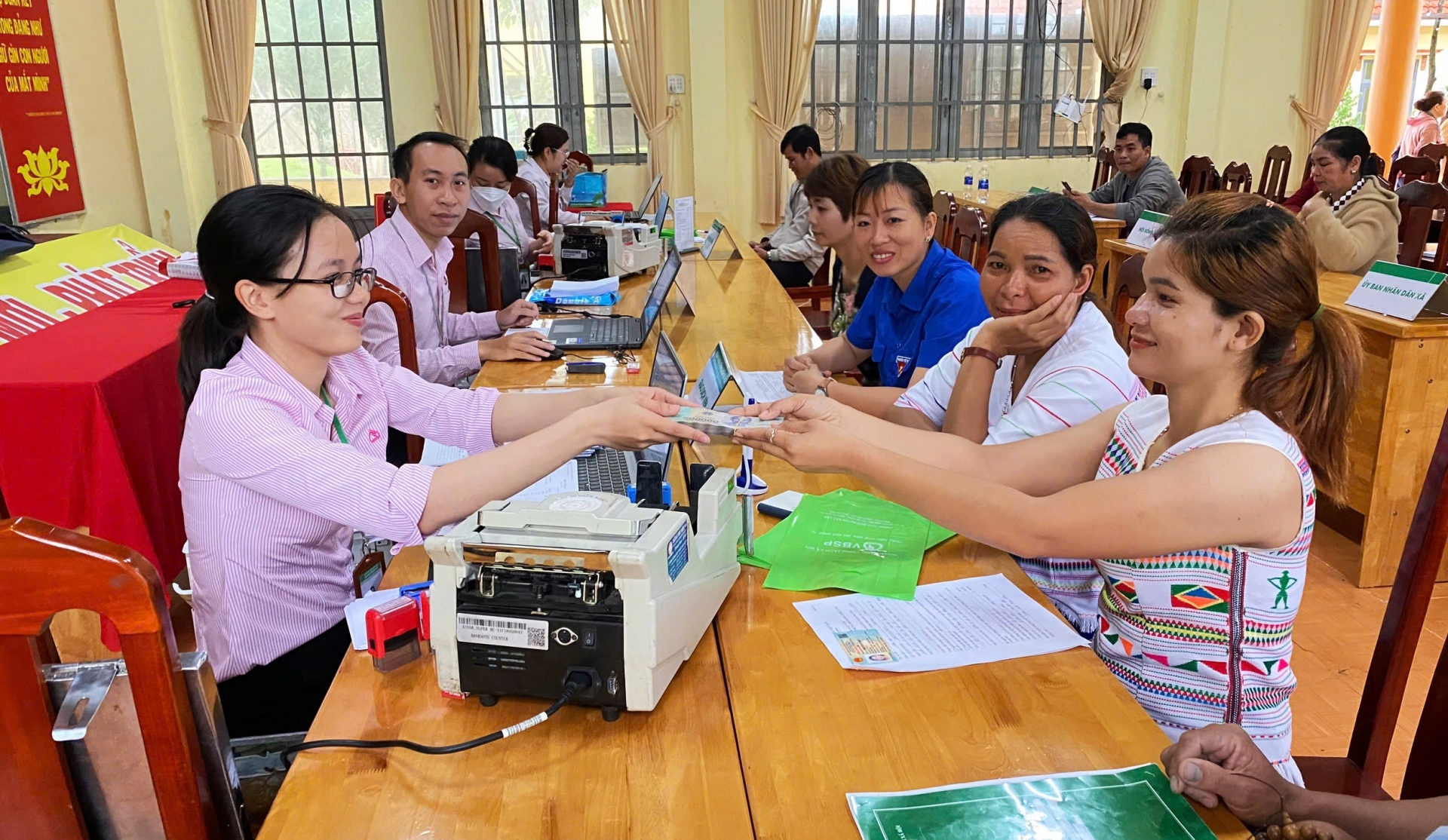 Bảo Lâm: Giải ngân 2 tỷ đồng hỗ trợ bảo tồn và phát triển nghề truyền thống