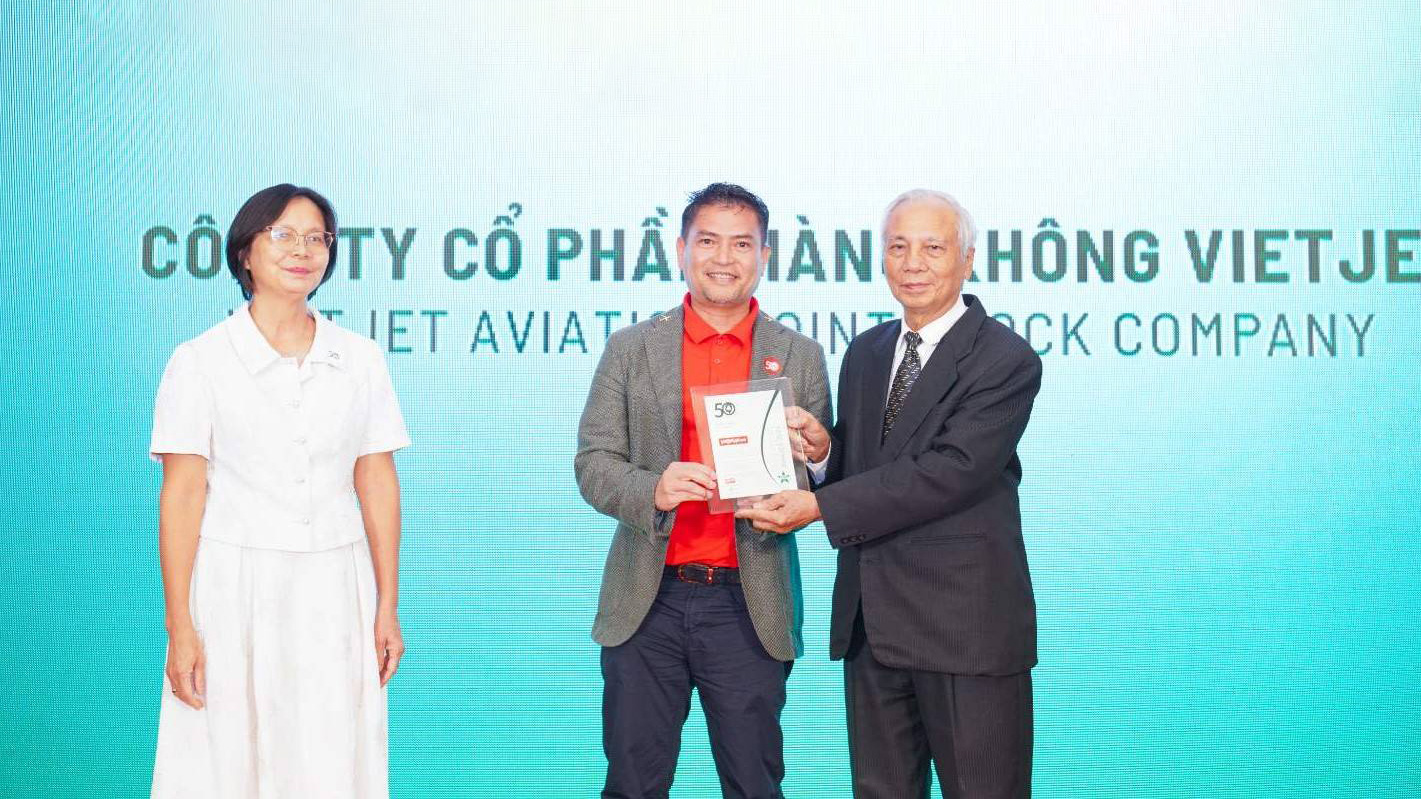 Vietjet được vinh danh trong Top 50 doanh nghiệp phát triển bền vững tiêu biểu 2024
