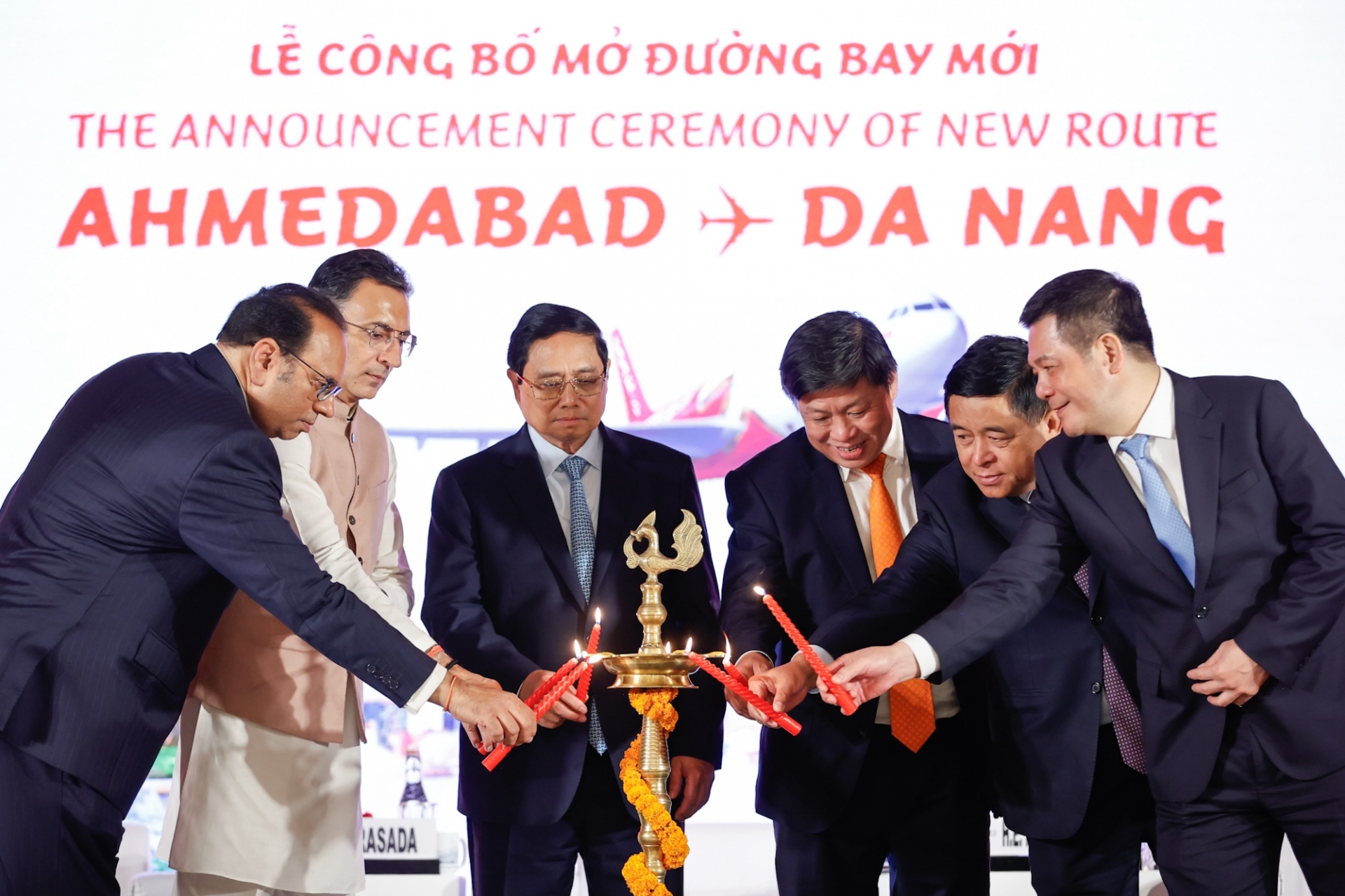 Vietjet chào đón hành khách thứ 200 triệu, công bố đường bay mới Ahmedabad (Ấn Độ) – Đà Nẵng