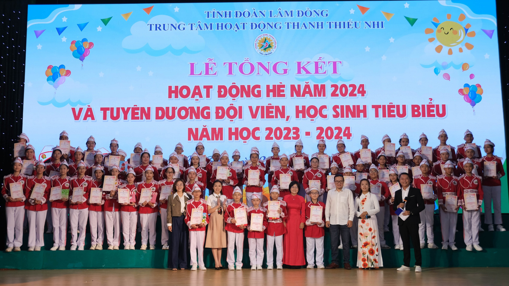 Tuyên dương 244 học sinh, đội viên năng khiếu tiêu biểu