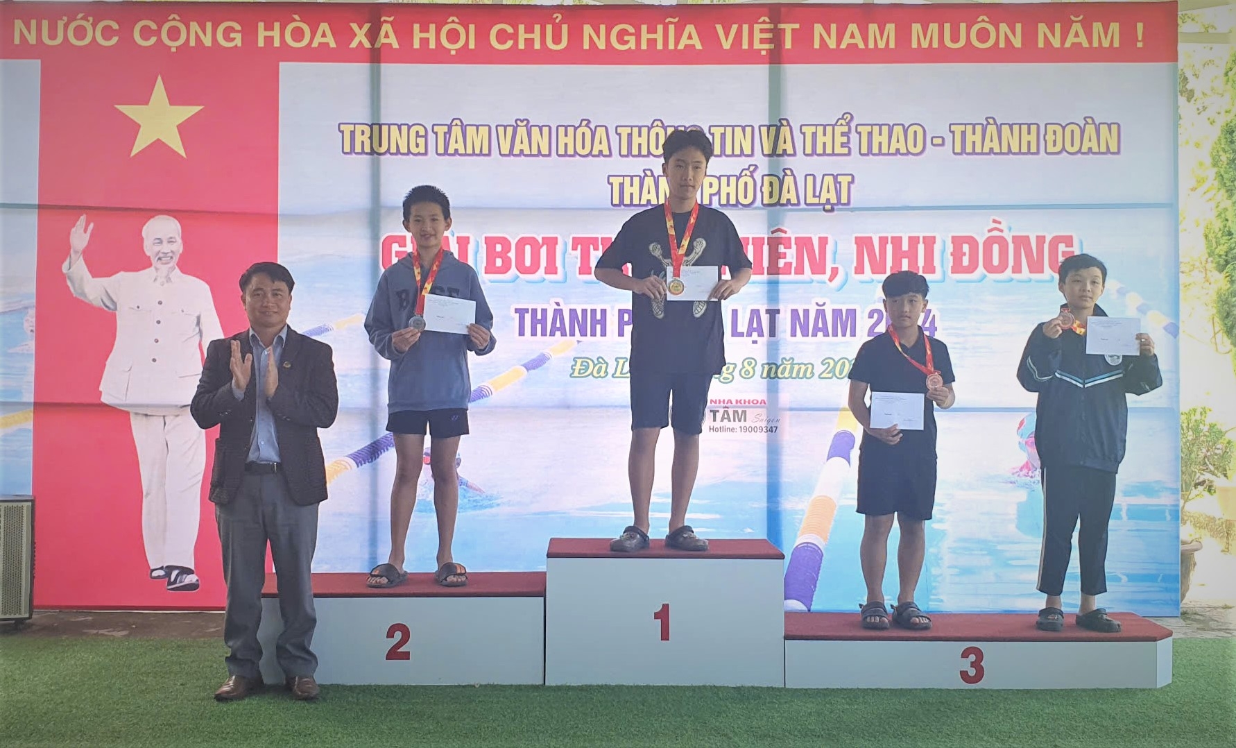 Trao 40 bộ huy chương tại Giải Bơi thiếu niên, nhi đồng TP Đà Lạt 2024