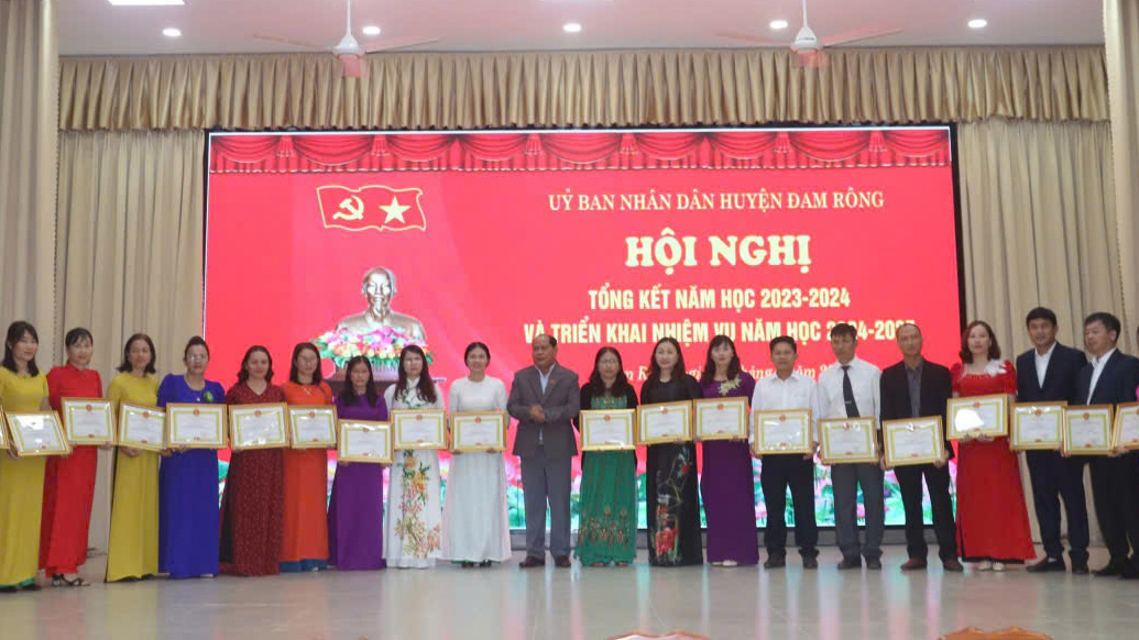 Đam Rông tổng kết năm học 2023 -2024