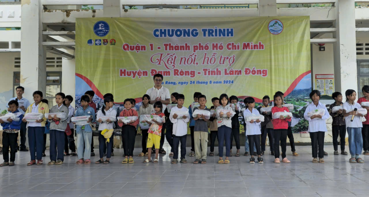 Quận 1 - TP Hồ Chí Minh thực hiện Chương trình kết nối, hỗ trợ huyện Đam Rông